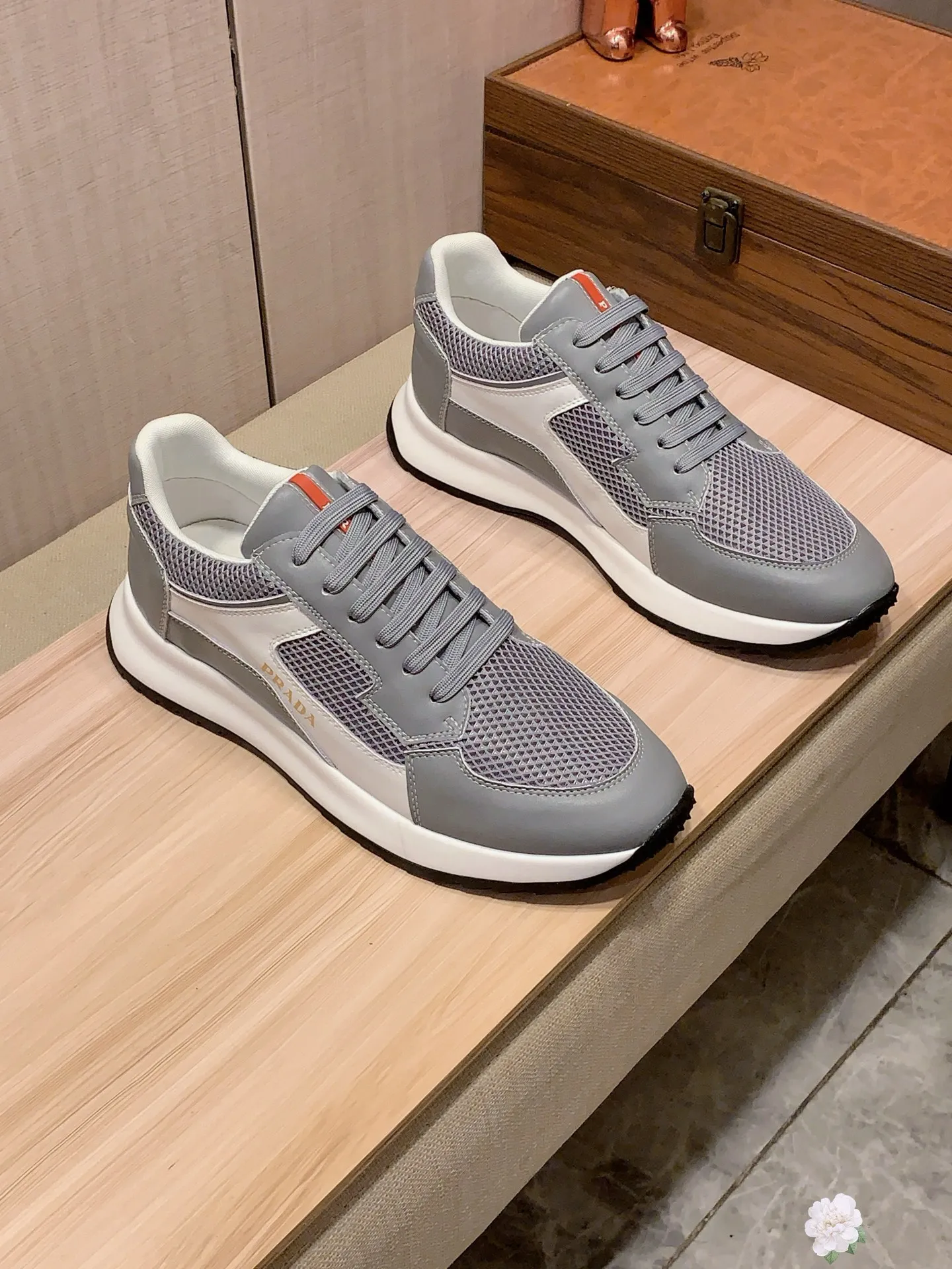Men's shoes 💰460💰💰🎩🎩[Lightning][Lightning] "Prada PRADA*" latest hot style casual shoes, top brand [seduce] luxury~purchase, top~quality. [Strong] The upper is made of imported breathable cowhide with material ➕ breathable sheepskin feet (•) and fine workmanship. The original stylish and stylish soft rubber wear-resistant and non-slip outsole is light and comfortable on the feet. The real thing looks better when photographed in person. 0121: code: 38-44, 4️⃣ colors selected